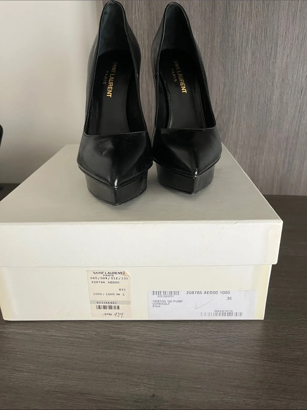 Saint Laurent Black Patent Leather Pointed Toe Pumps - Picture 2 of 4